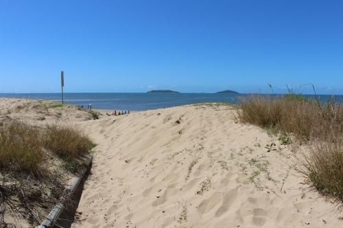 Petrie Beach Holiday Home1