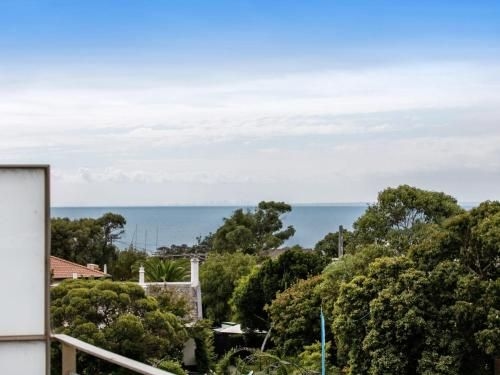 NORTH POINT RETREAT - MORNINGTON1