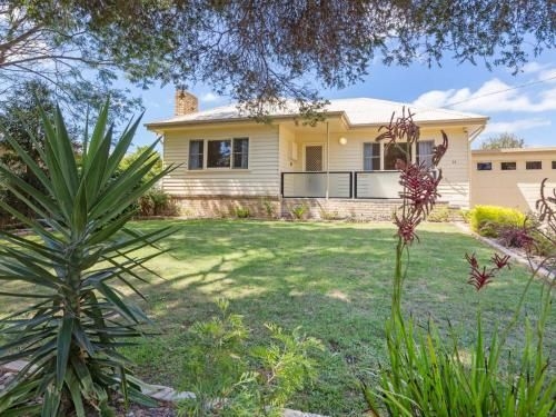 RENOVATED BEACH BEAUTY - ROSEBUD0
