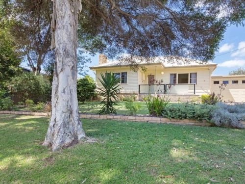 RENOVATED BEACH BEAUTY - ROSEBUD1
