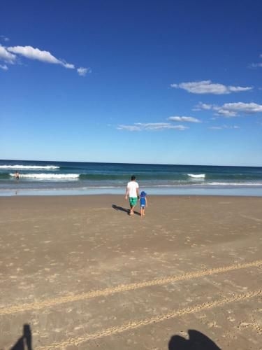 Mermaid Beach Apartment1