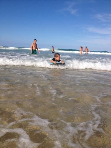 Mermaid Beach Apartment3