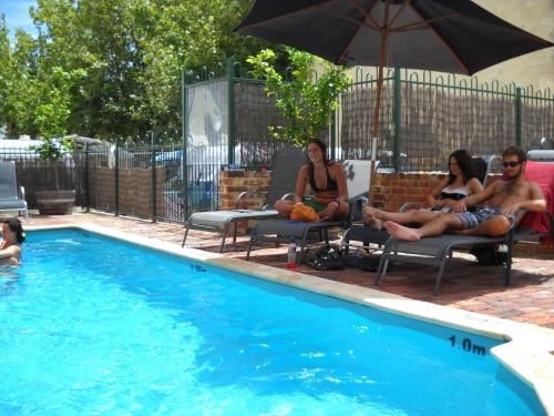 Sundancer Backpackers Hostel1