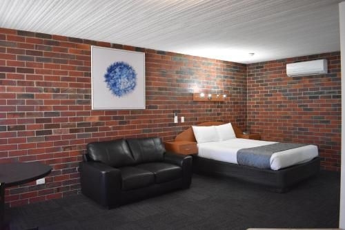 Town House Motor Inn4