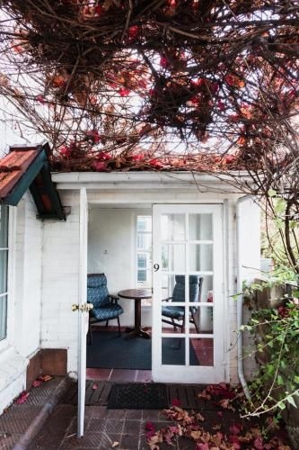 Battery Point Manor1