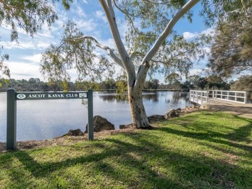 Ascot on Swan Bed & Breakfast2