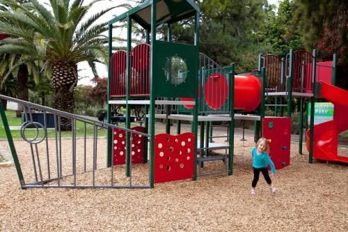 Perth Short Stays (Apartments on Mounts Bay)3