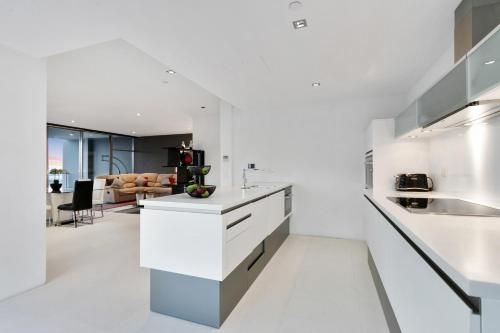 Astra Apartments Perth CBD3