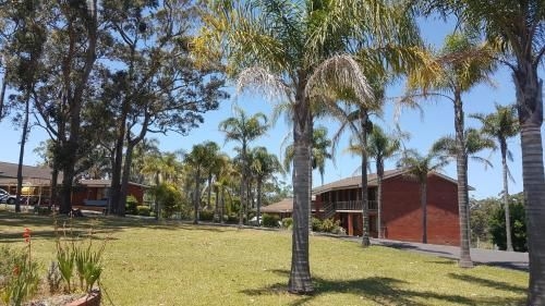 Tabourie Lake Motor Inn1