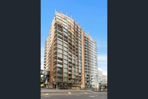 2BEDS Melbourne Central|Crown Casino|Colin|S Cross2