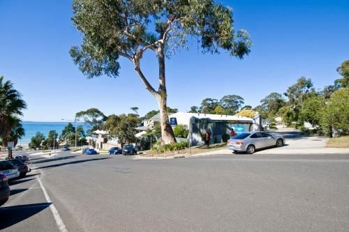 Lorne Bay View Motel1