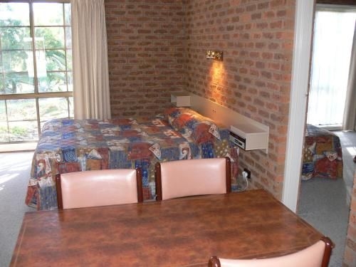 Settlement Motor Inn3
