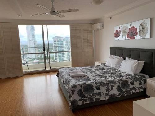 The Penthouses Apartments3