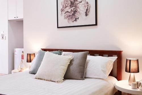 Spacious and Bright Studio in the Middle of Town3