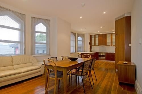 Roxburgh House Apartments0