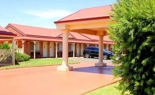 Roma Mid Town Motor Inn3