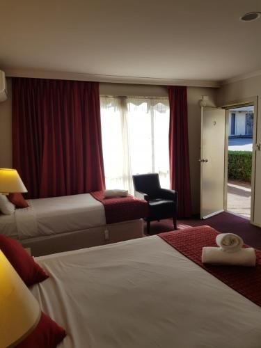 Ringwood Lake Inn2