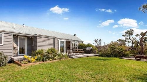 Dimmicks Retreat: 300m to beach (Dimmicks Retreat 300m to beach)2