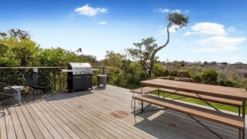 Dimmicks Retreat: 300m to beach (Dimmicks Retreat 300m to beach)0