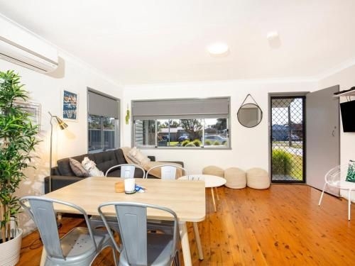 Sun Shack @ Culburra - Pet Friendly - 3 Mins to Beach (Sun Shack At Culburra - Pet Friendly - 3 Mins to Beach)1