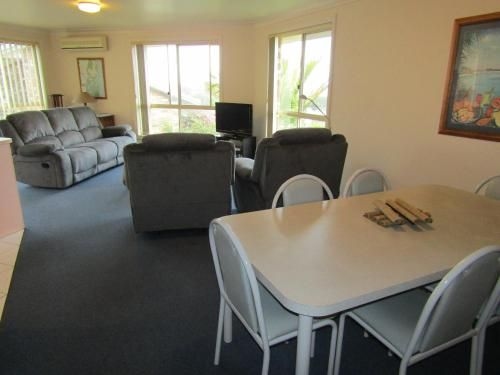 Captain's Quarters Bermagui1