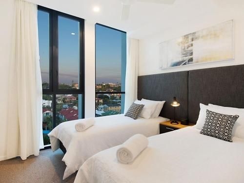 Iconic Unit 704 - Luxury Beachfront Apartment With Wi-Fi On Kirra Beach In Coolangatta1