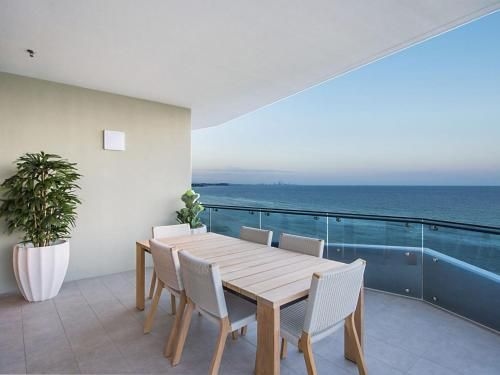 Iconic Unit 1504 - Brand New Beachfront Apartment In Kirra Coolangatta0