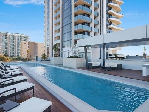Iconic Unit 1504 - Brand New Beachfront Apartment In Kirra Coolangatta3