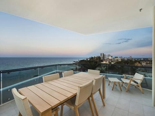 Iconic Unit 1504 - Brand New Beachfront Apartment In Kirra Coolangatta1