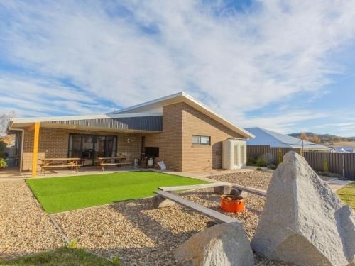 Jindalee 1 - 11 Twynam Street, Jindabyne (Bedrock - 11 Twynam Street, Jindabyne)3