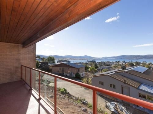 Bellview 3/11 Cobbodah Street4