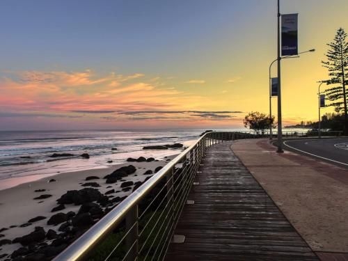 Hideaway In Coolangatta 1 Bedroom Retreat In A Quiet Leafy Setting4