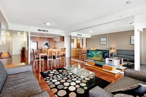 Chevron Renaissance | High Floor Ocean View Apartments by Gold Coast Holidays0