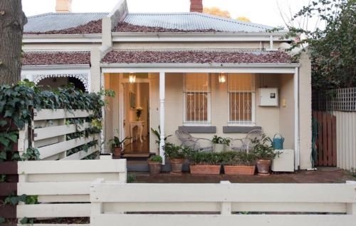 Gorgeous Subiaco Cottage0