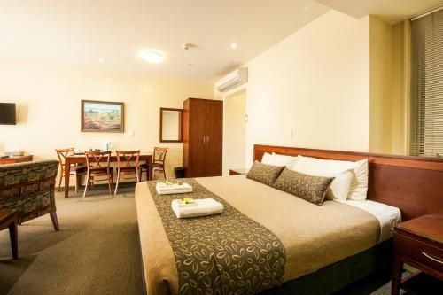 Strath Motel4