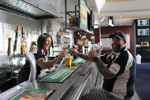 Rocky Glen Hotel Motel Gladstone4