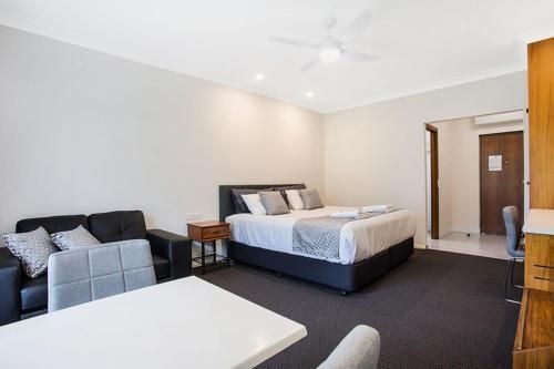 Manifold Motor Inn2