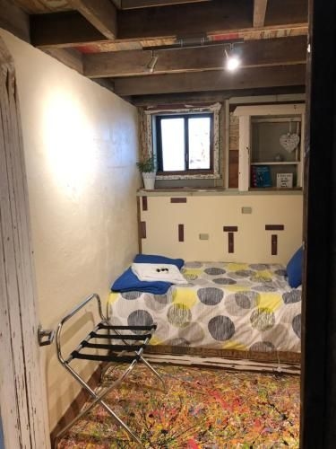Bed in a Shed Too4