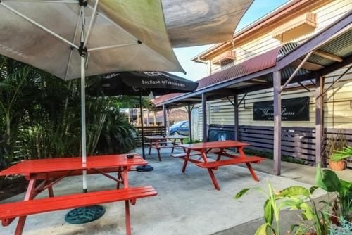 Fernvale Hotel Motel1