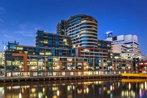 Waterfront Melbourne Apartments0