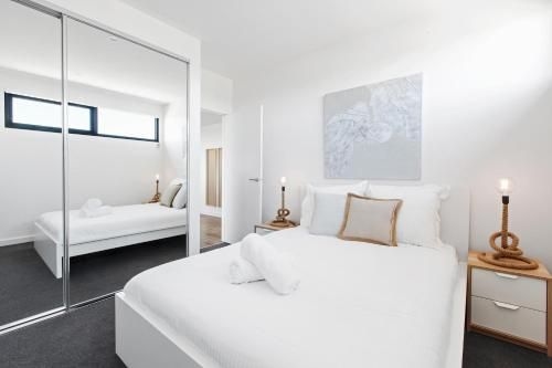 Spacious Urban Oasis Apartment with City Views by Ready Set Host3
