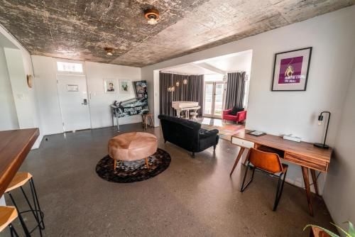The Pink Hotel Coolangatta3