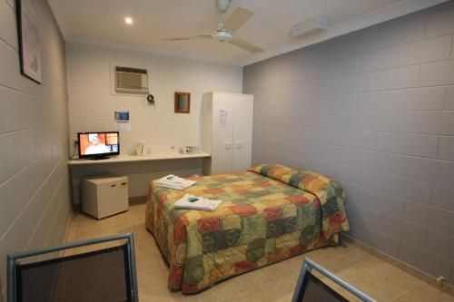 Tully Motel3