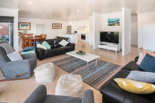 Wirraway Luxury Chalet0