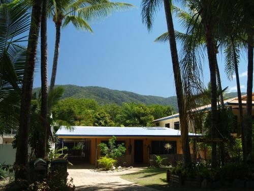 Clifton Beach House1