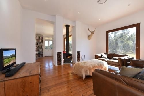 The Parson's Vineyard Retreat - get amongst the vineyards in a historic home (The Parson's Vineyard Retreat - Get Amongst The Vineyards In A Historic Home)0