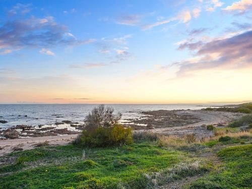 High Tide - Wallaroo Beachfront Property - Pet-Friendly1