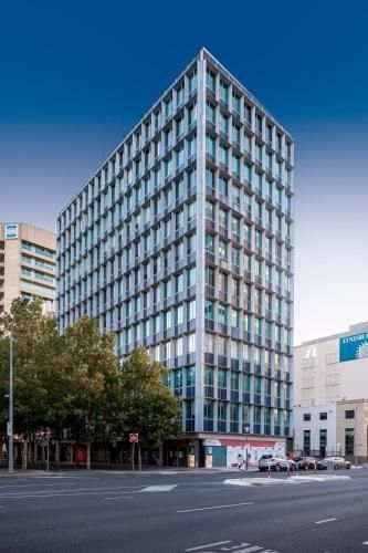 Suite 11 Victoria Square2