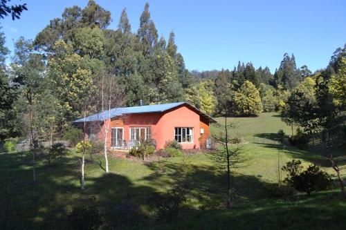 Whispering Spirit Holiday Cottages & Mini Ponies0
