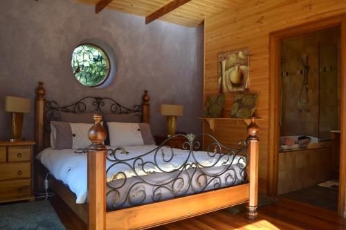 Whispering Spirit Holiday Cottages & Mini Ponies1